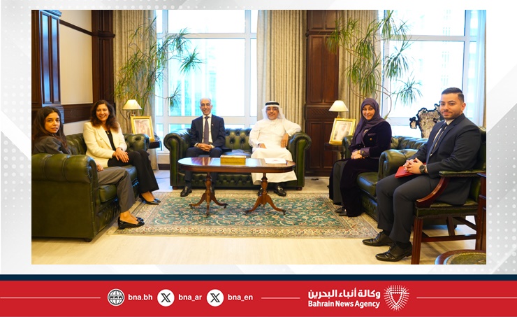 وزير الأشغال يستقبل سفيرة جمهورية مصر العربية لدى مملكة البحرين